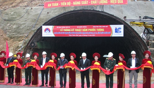 Thông kỹ thuật hầm đường bộ Phước Tượng, vượt trước tiến độ 17 ngày
